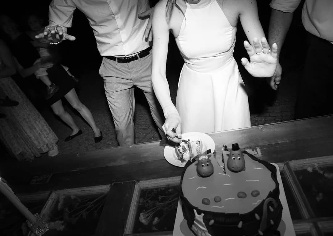 Elegant wedding photography style